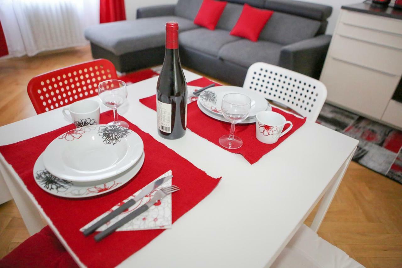 Stylish Apartment A Few Steps From Metro Prague Exterior photo
